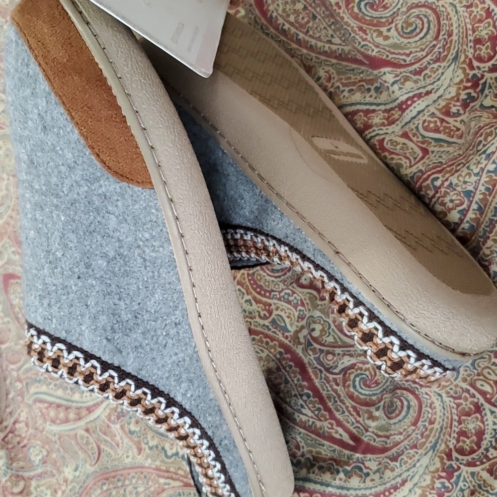 🍒 JESSICA SIMPSON GRAY SLIPPERS - Picture 9 of 12